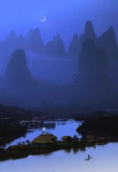 凌晨刚下飞机的他，在机场为倒地老人紧急施救